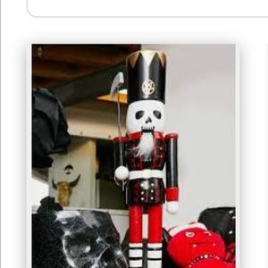 Skull head nutcracker soldier
